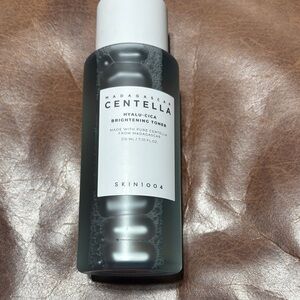 Skin1004 Centella Hyalu-Cica Toner - Silver and White
